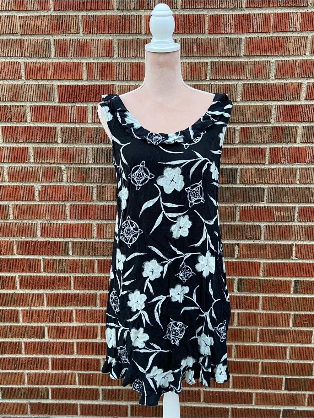 Victoria Moon 90s Sleeveless Dress